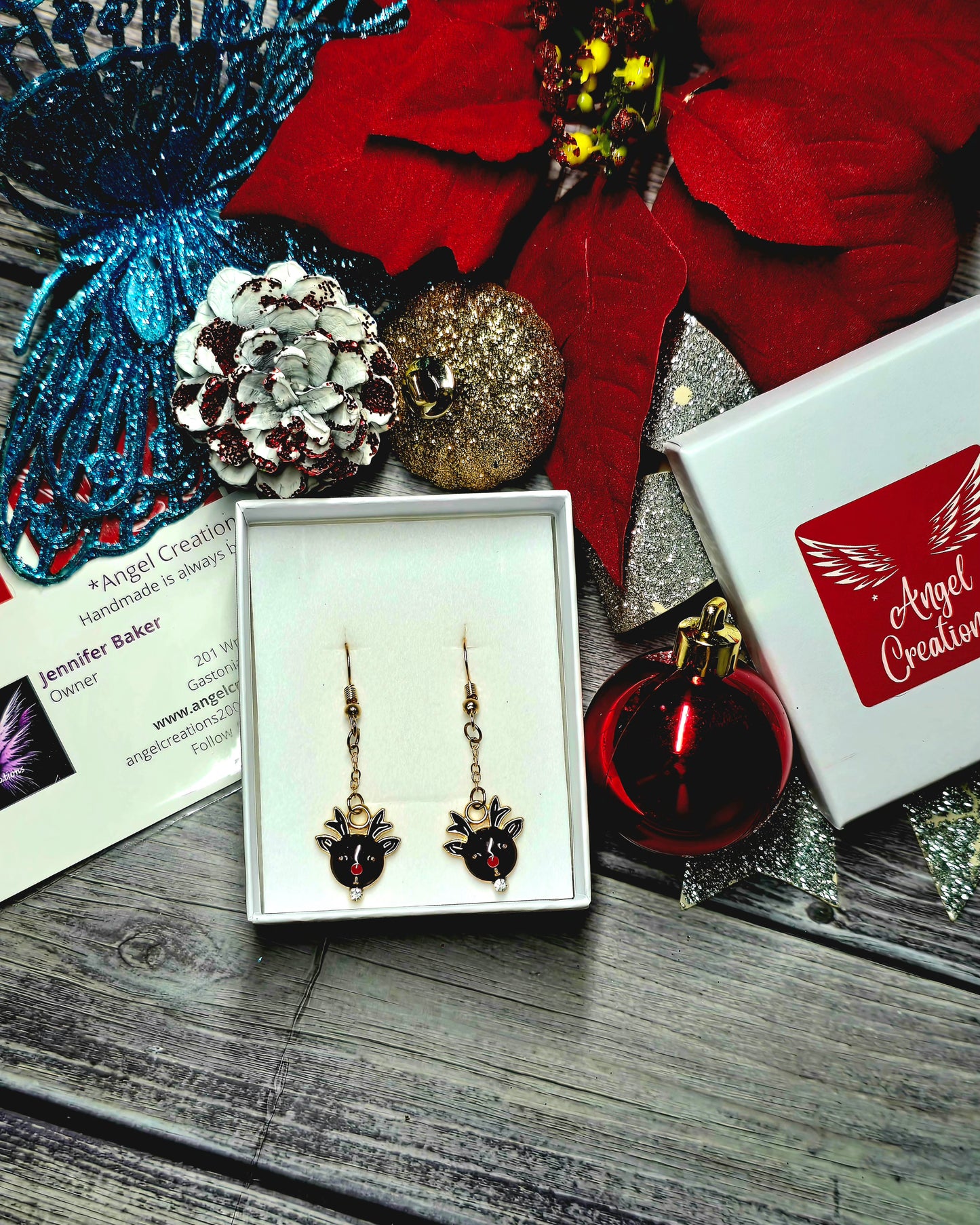 Christmas Cheer Dangle Earrings