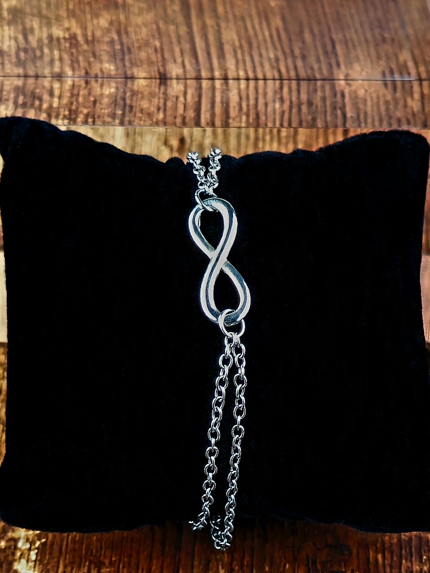 Stunning Silver infinity Bracelet