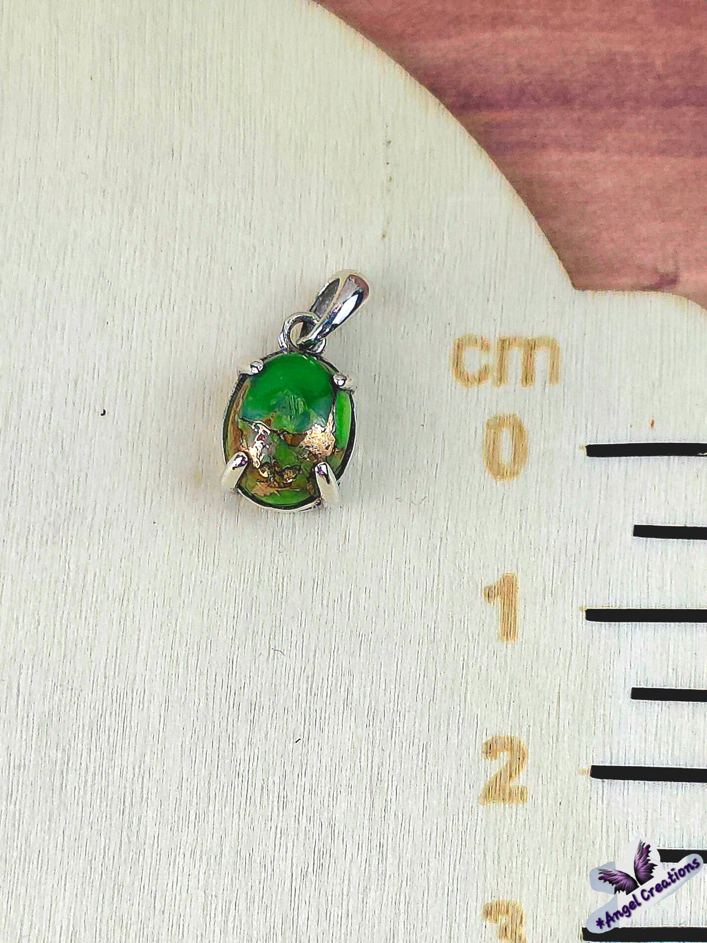 Sterling Silver Necklace Featuring A Turquoise Stone.