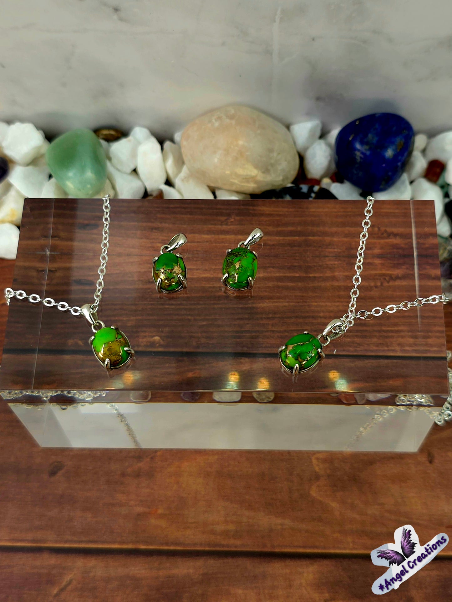 Sterling Silver Necklace Featuring A Turquoise Stone.